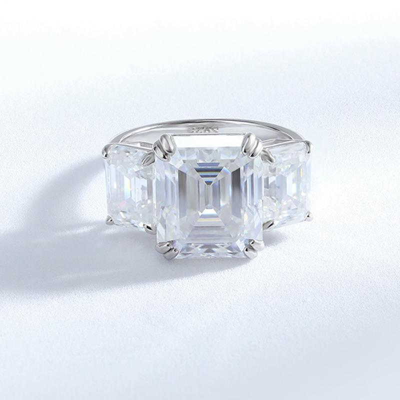 Smyoue 12cttw Emerald Cut Full - Moissanite Ring recensione e prezzo