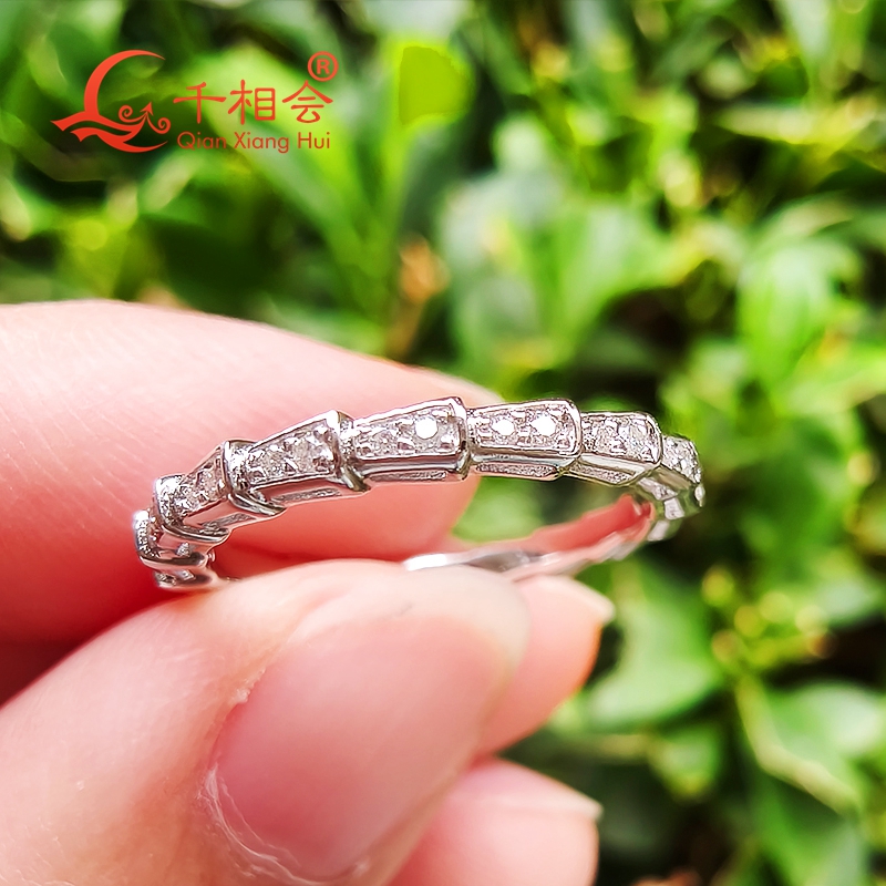 Snake shape  2mm width Sterlin - Moissanite Ring recensione e prezzo