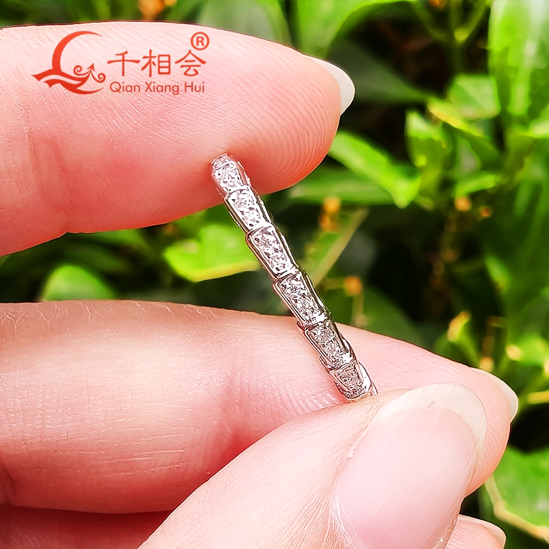Snake shape  2mm width Sterlin - Moissanite Ring recensione e prezzo