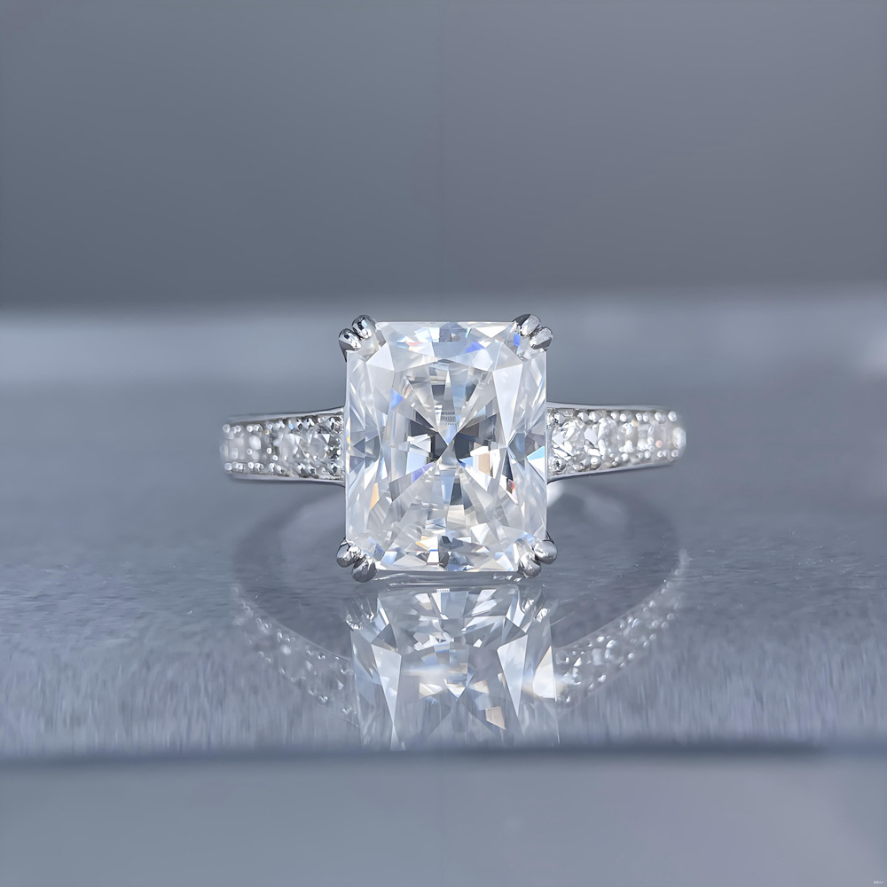 4 Carat Radiant Cut Moissanite - Moissanite Ring recensione e prezzo