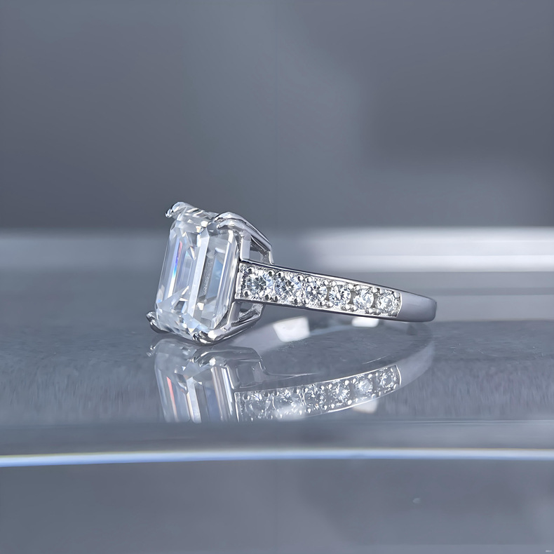 4 Carat Radiant Cut Moissanite - Moissanite Ring recensione e prezzo